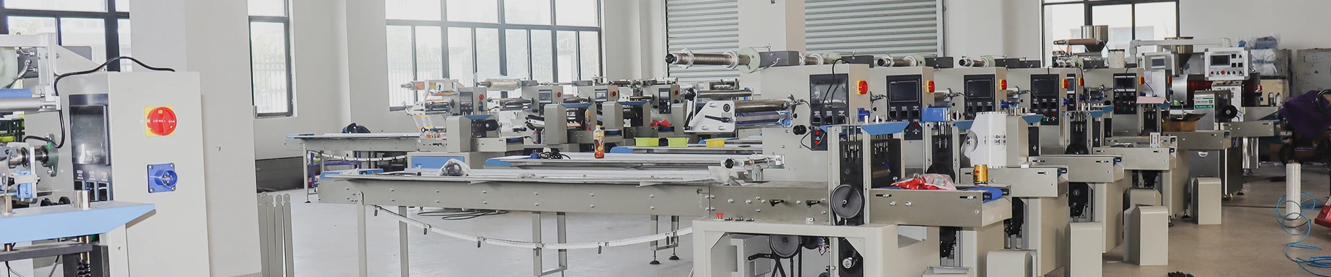 Four-side sealing packing machine